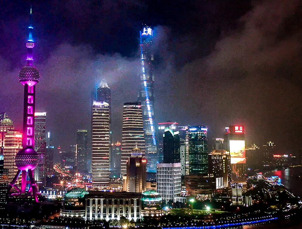上海中心灯光秀广告