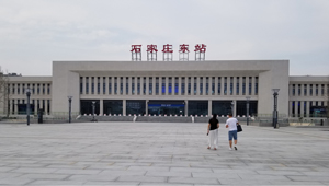 石家庄东站高铁led广告