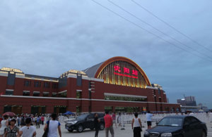沈阳站高铁灯箱广告