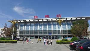 张掖站高铁灯箱广告