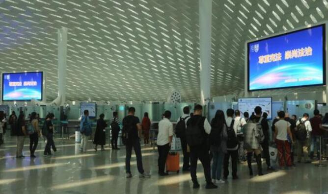 深圳机场大屏广告