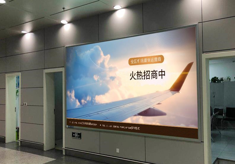 夹层通廊灯箱广告
