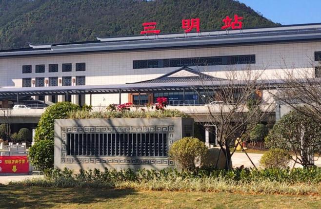 三明站高铁灯箱广告