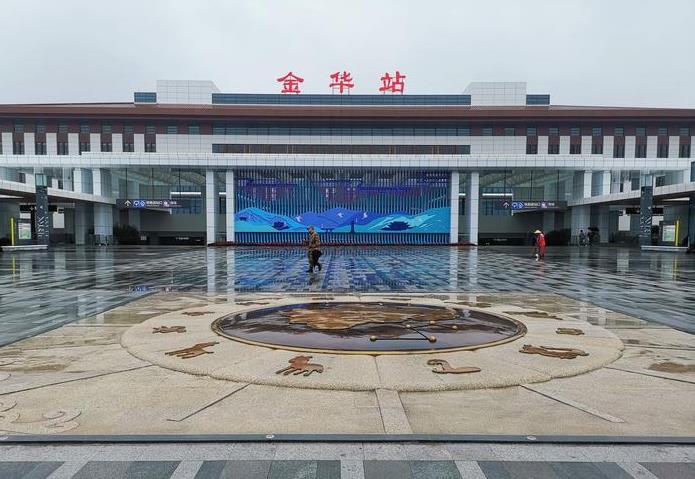 金华站高铁灯箱广告