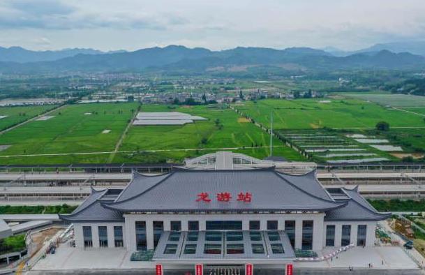 龙游站高铁灯箱广告