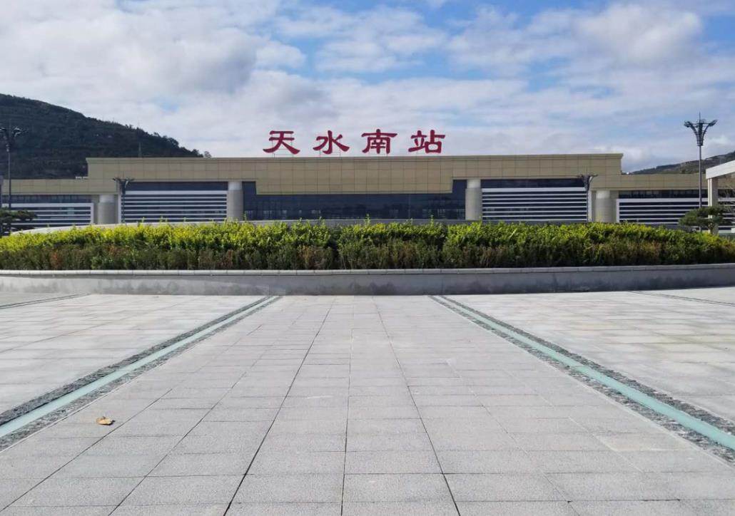 天水南站高铁灯箱广告