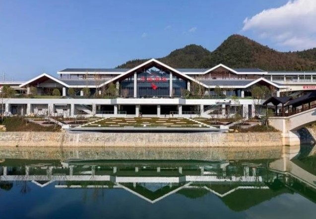 千岛湖站高铁灯箱广告