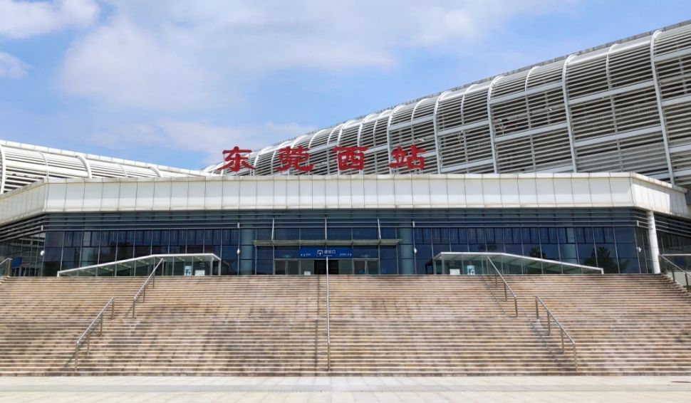 东莞西站高铁站led屏广告