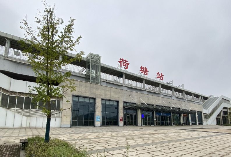 荷塘高铁站led屏广告