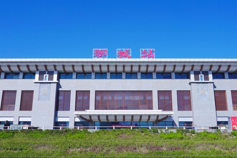 聊城高铁站led屏广告