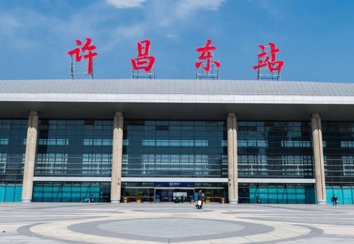 许昌东高铁站led屏广告