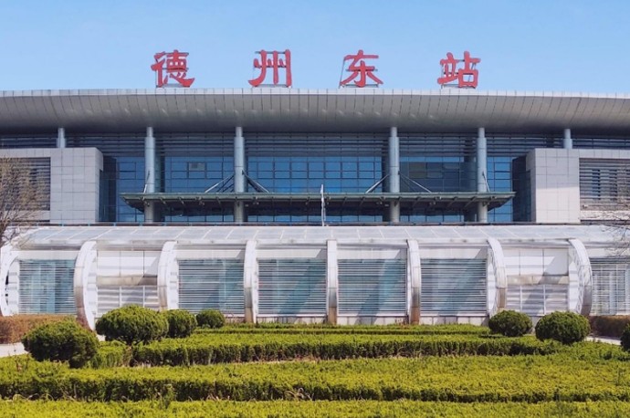 德州东站高铁灯箱广告