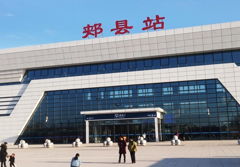 郏县站高铁灯箱广告