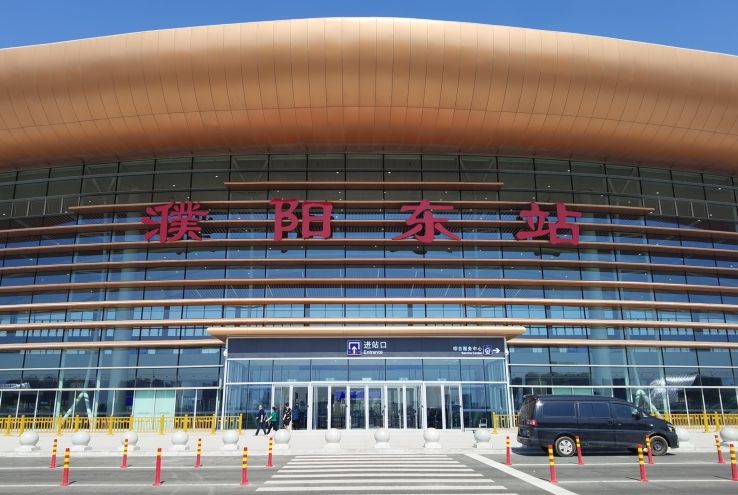 濮阳东站高铁灯箱广告