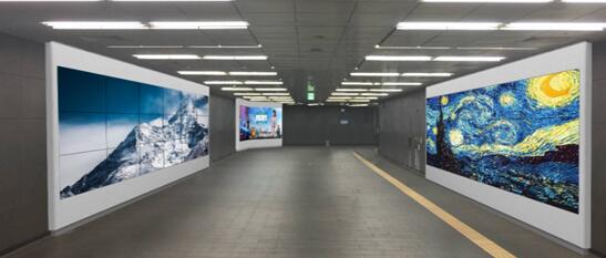 韩国机场地铁站广告